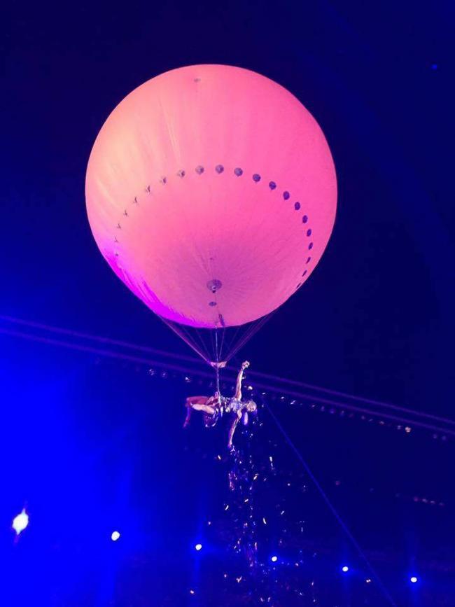 Aerial Balloon Showact Art Ballooning