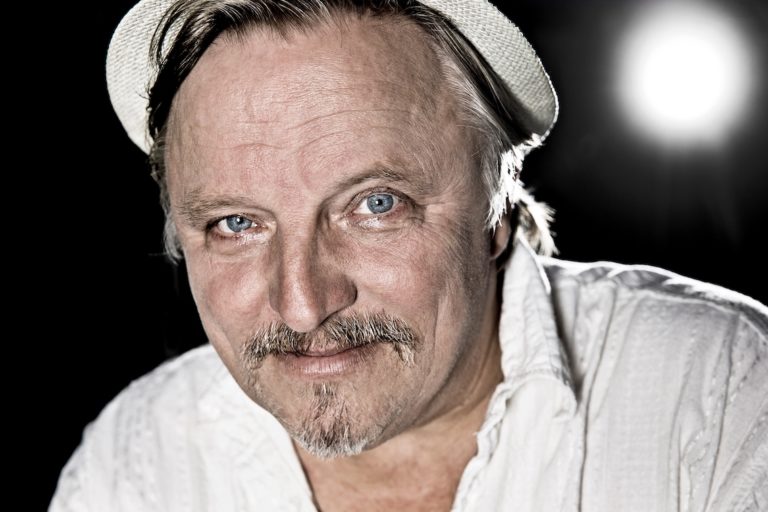 Foto_Axel Prahl (c) Tine Acke_1200 Axel Prahl Booking und Künstlerinformationen