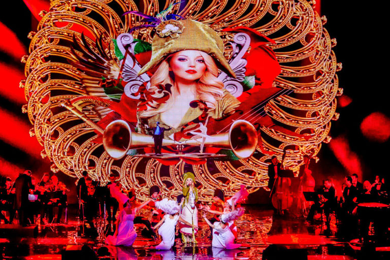 Arina-Domski-Opera-Show