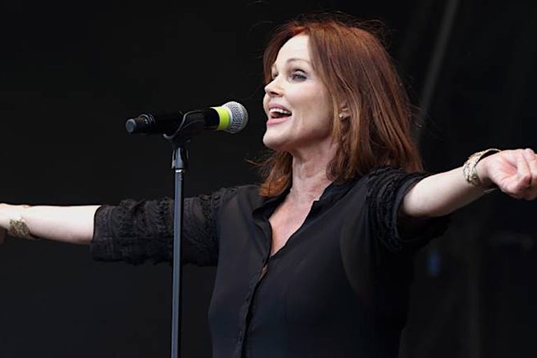 belinda carlisle booking stefan lohmann