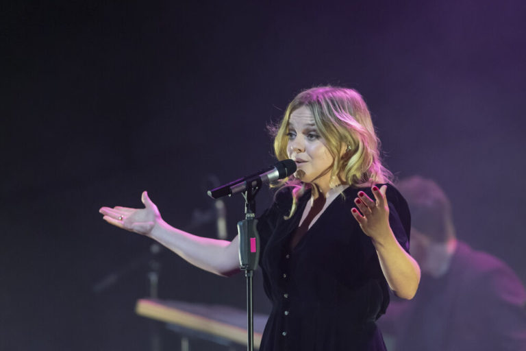 21.10.2019, Annett Louisan, Kulturpalast Dresden, Premiere ihrer Tour Kleine große Liebe Dresden *** 21 10 2019, Annett annett-louisan-booking-und-kuenstlerinformation-stefan-lohmann