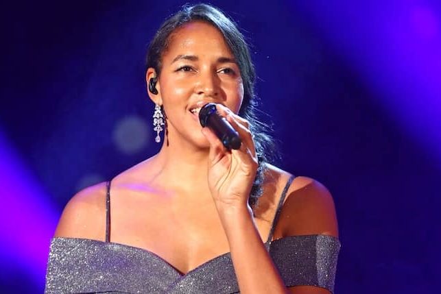 MDR – Die grofle Show der Weihnachtslieder. S‰ngerin Cassandra Steen w‰hrend der MDR Fernsehshow Die grofle Show der Weih cassandra-steen-kuenstlerinformationen