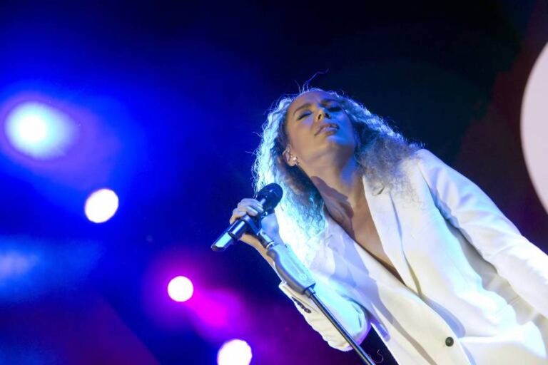 Leona LEWIS Saengerin singend Gesang Konzert Eroeffnung Welcome Night Internationale Messe Ce